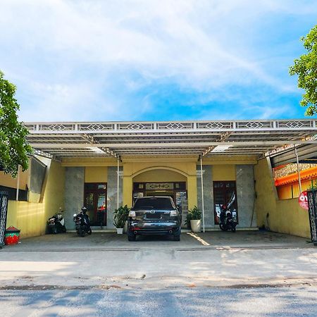 Super Oyo Flagship 90723 Berlima Guest House Syariah Μαλάνγκ Εξωτερικό φωτογραφία