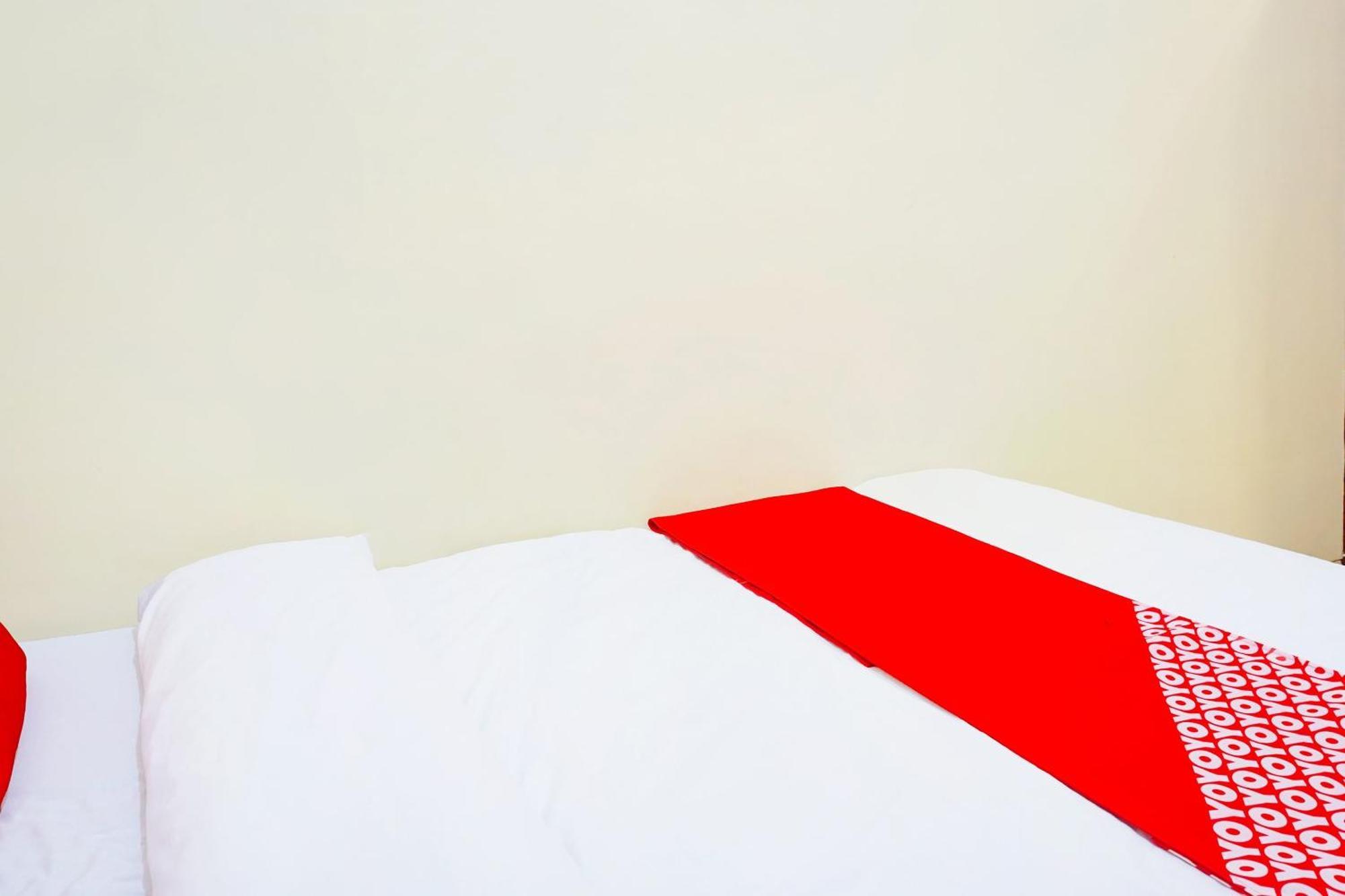 Super Oyo Flagship 90723 Berlima Guest House Syariah Μαλάνγκ Εξωτερικό φωτογραφία